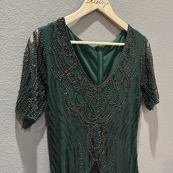 Beautiful Roaring 20’s Flapper Gown - Picture 2 of 8